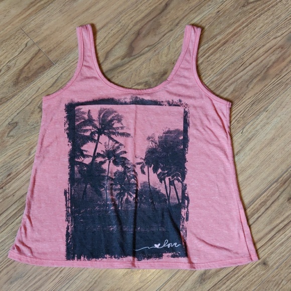 Twinkle by Wenlan Tops - EUC Graphic tank